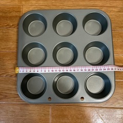 未使用のマフィン型　9カップの画像