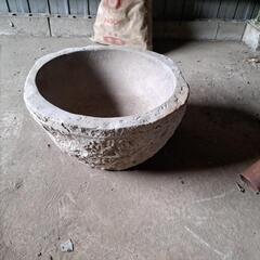 石臼　水鉢？の画像