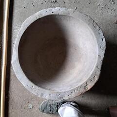 石臼　水鉢？の画像