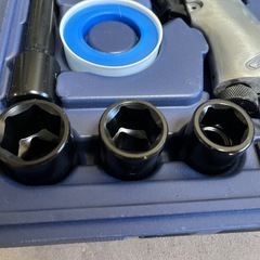 1/2” エアー インパクトレンチ セット ASI-410H 衝撃式シングルハンマー 動作確認済 ケース付 未使用に近い オマケ エアーガン DG-10 中古品 ④の画像