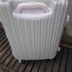 白キャリーケース★の画像