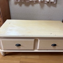 アンティーク風テーブル