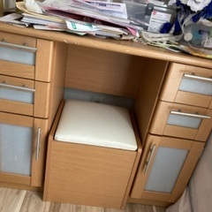 ドレッサー　机　収納