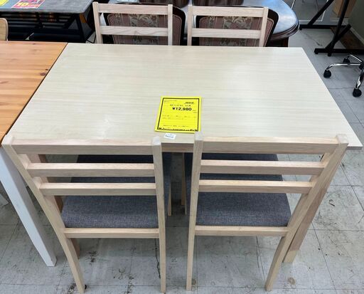 4人用ダイニングセット　イス4脚　幅(W)1100mm × 奥行(D)700mm × 高さ(H)760mm