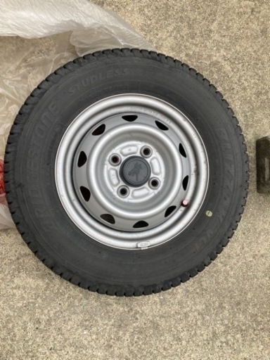 【期間限定値下】軽トラ　軽バン　スタッドレスタイヤ　ブリザック　ブリヂストン　145R12 LT BRIDGESTONE BLIZZAK