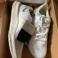 NIKE 新品24.5