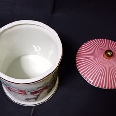 H ＆ M  クリスマスモチーフ 磁器ポット（容器）の画像