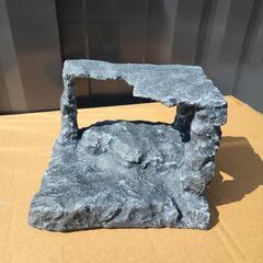 爬虫類用 バスキングスポット 擬岩の画像