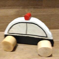 手作り パトカー (木のおもちゃ)の画像