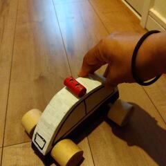 手作り パトカー (木のおもちゃ)の画像