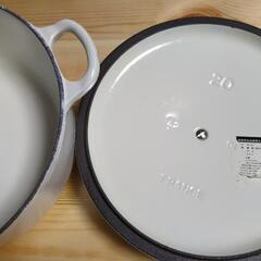 ルクルーゼ鍋  ほぼ新品   の画像