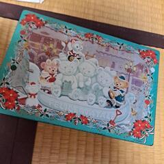 ディズニーダッフィお菓子の缶の画像