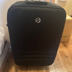 黒　キャリーケースの画像