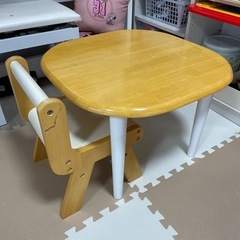 子供用テーブル・チェアの画像