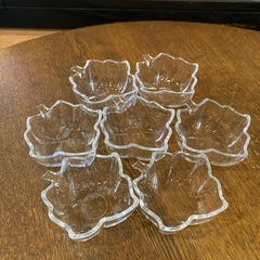 ガラスの小鉢7個セットの画像