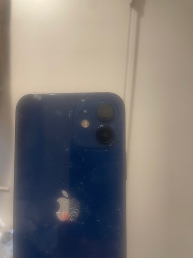 iPhone12  64GB　背面割れ