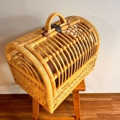 【お引き渡し者決定】【新品・未使用】ペット用キャリア　ワンチャン・猫ちゃん用　ラタンキャリアの画像