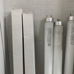 Hf蛍光管昼白色40w型　５本（新品未使用２本、中古３本）