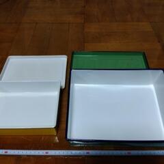 レトロ　琺瑯缶　ホーロー容器の画像