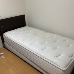 KINGSDOWNベッドフレーム&マットレスの画像