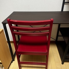 椅子 赤色 木製の画像