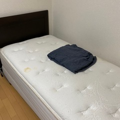 KINGSDOWNベッドフレーム&マットレスの画像