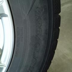 スタッドレスタイヤの画像