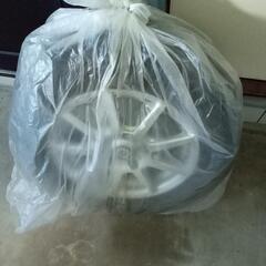 スタッドレスタイヤの画像