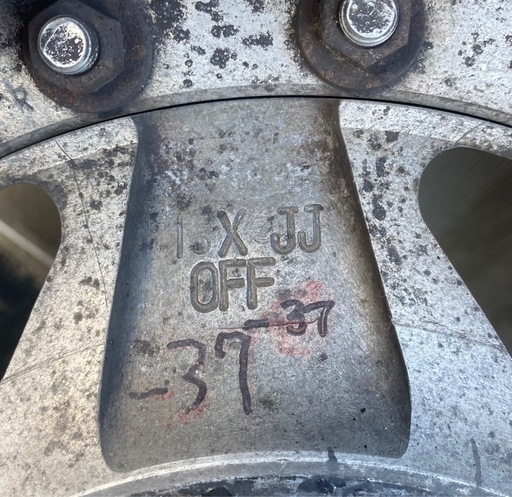 4X4の6穴ホイールタイヤ付き4本セット
