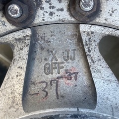 4X4の6穴ホイールタイヤ付き4本セット
の画像