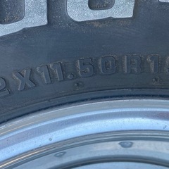 4X4の6穴ホイールタイヤ付き4本セット
の画像