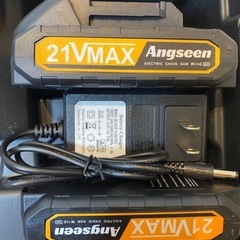 電動チェーンソー　バッテリー2個つき　軽量の画像