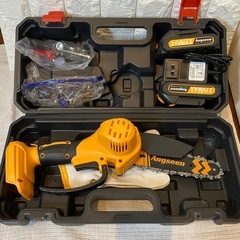 電動チェーンソー　バッテリー2個つき　軽量の画像