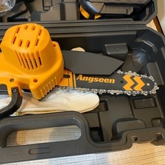 電動チェーンソー　バッテリー2個つき　軽量の画像