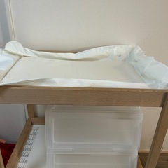  IKEAおむつ交換台セット（クッションカバー2枚、収納バスケット×3個）の画像