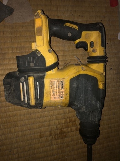 ハツリ機　ドリル　バッテリー式　デウォルト