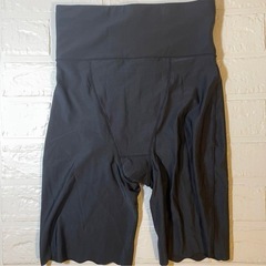 まとめ売り　新品　細見えウィザード 補正下着 ガードル ブラック　ガードルショーツ　XL トレンチコートの画像