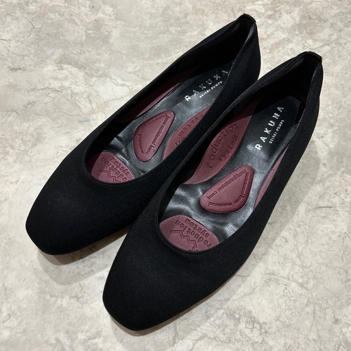 冠婚葬祭に！試し履きのみの美品⭐︎ RAKUNA 整体 ドライパンプス