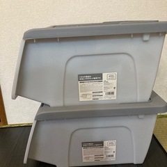 衣装ケース2つの画像