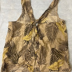 ボタニカル リーフ　トップスの画像
