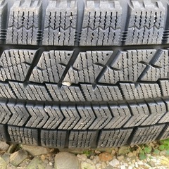 【ブリヂストンVRX 165/60R15】スタッドレスタイヤBRIDGESTONE BLIZZAK ブリザック 溝あり 冬タイヤ ハスラー等の画像