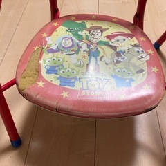 ダイソーの豆イス2個の画像
