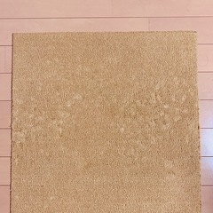 ニトリ:タイルカーペット(イエロー)