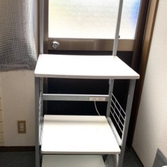 電子レンジ台　コンセント2個あります