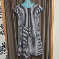 【美品】黒×白ストライプ！着痩せライン！Mサイズ！
