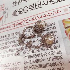【美品】真珠の入ったイヤリング🥰引っ越し中で少し見つけるのに時間...