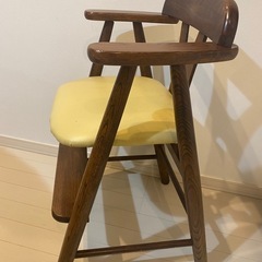 高級木製　ベビーキッズチェア　アーム付　クリーム本革シートの画像