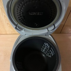 ⭐️TOSHIBA IH保温釜⭐️ ⭐️RC-6XH⭐️の画像