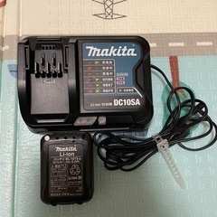 マキタ　バッテリー＆充電器　10.8vの画像