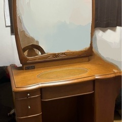 22万円 高級家具屋にて購入 ドレッサーライト付き 椅子セット　鏡台 